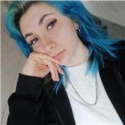 Je donne des cours pour élève qui son en esthétique et je donne aussi des cours de serbe